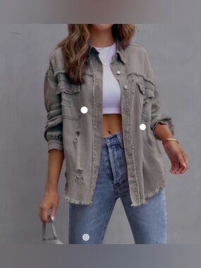 Women's Plain Ripped Raw Hem Button-Front Drop Shoulder Denim Jean shirt 
S